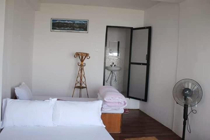 Lake View Lodge Sarangkot Покхара Экстерьер фото