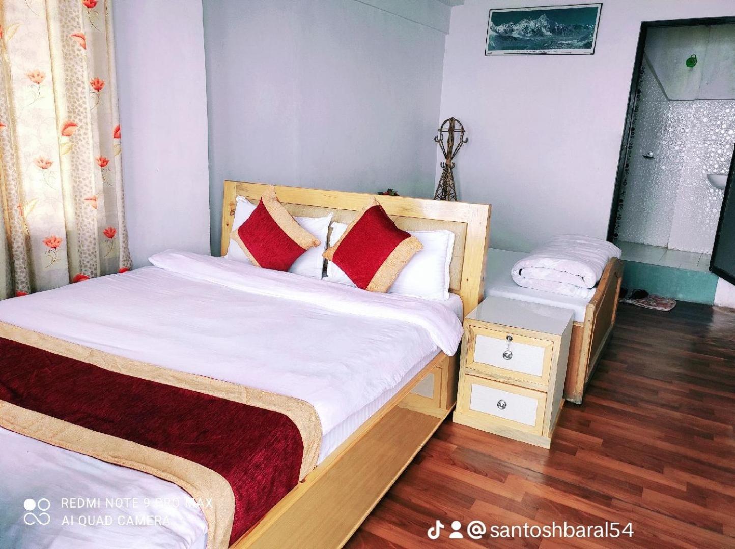 Lake View Lodge Sarangkot Покхара Экстерьер фото